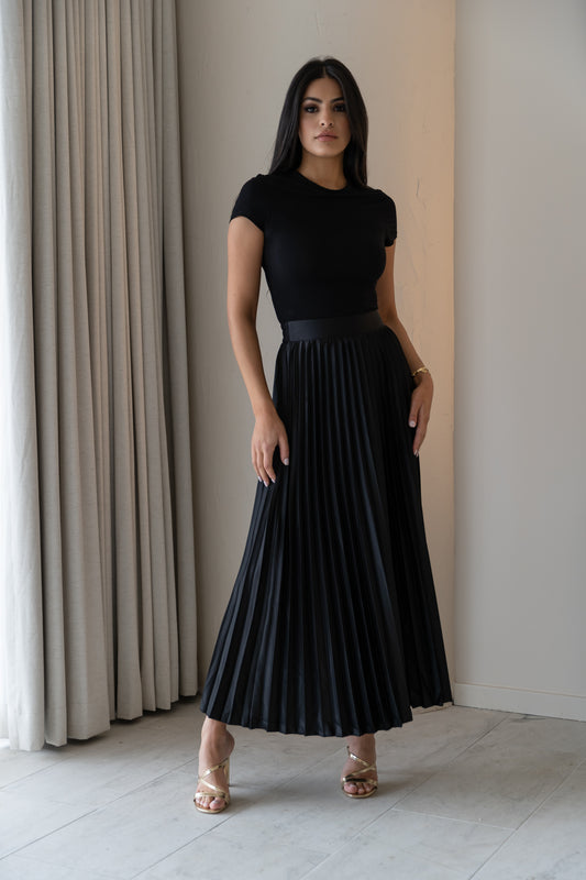 The Pleated Glam Maxi Skirt - Black